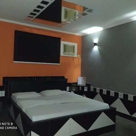 Movie Inn Motel E Hospedagem (Adults Only) ฮิเบเราเปรโต ภายนอก รูปภาพ