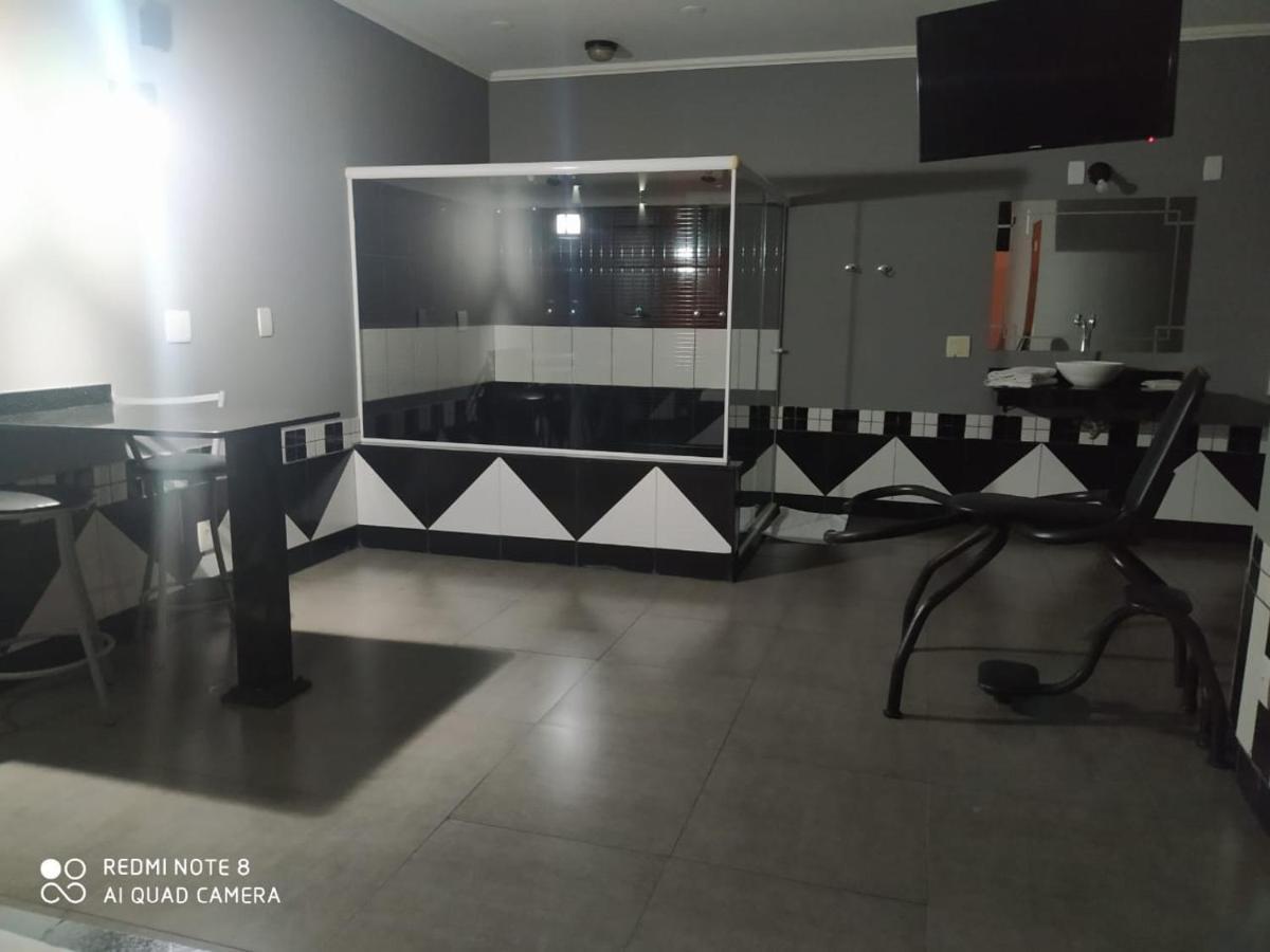Movie Inn Motel E Hospedagem (Adults Only) ฮิเบเราเปรโต ภายนอก รูปภาพ