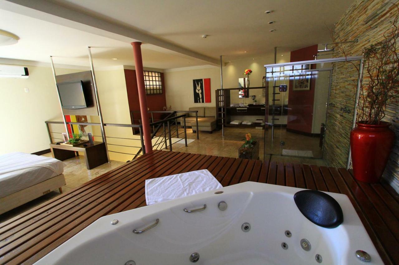 Movie Inn Motel E Hospedagem (Adults Only) ฮิเบเราเปรโต ภายนอก รูปภาพ
